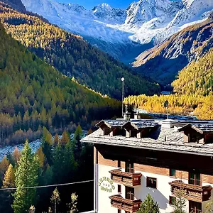 Gembro Hotel Chiesa in Valmalenco
