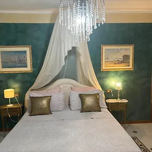 Massenzio's House Bed & Breakfast Lecco